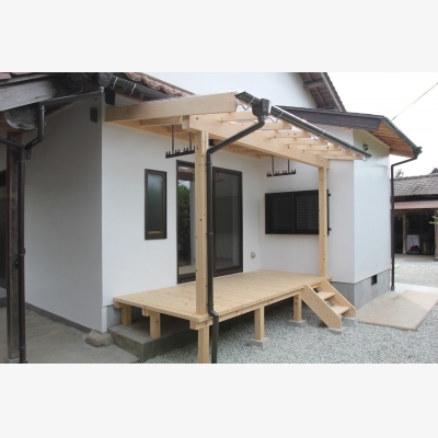 寒くない吹き抜けのある古民家リビング