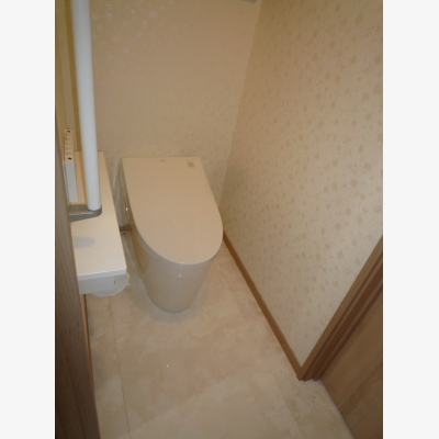 勾配天井のある二世帯リノベーション